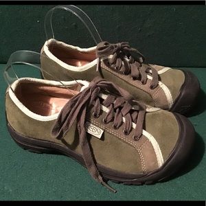 💖Keen Khaki Green Active Lace Up Shoes